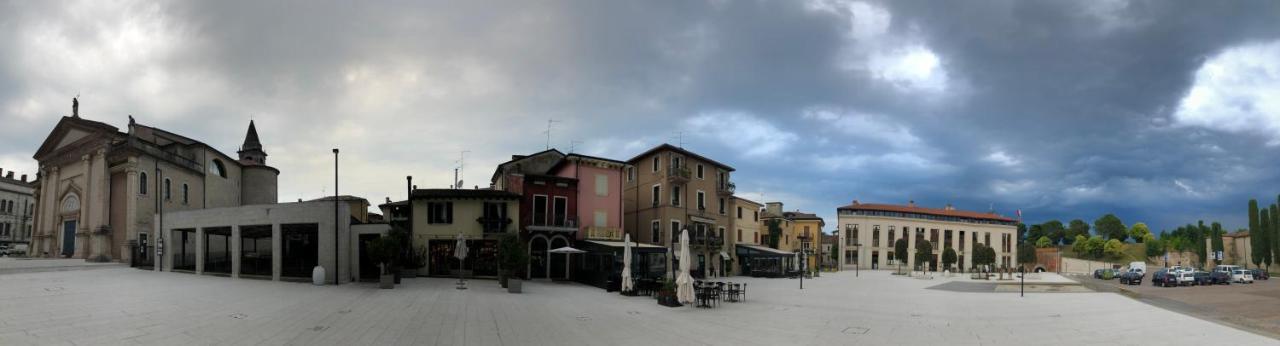 Casa Porto Vecchio Hotel Peschiera del Garda Buitenkant foto